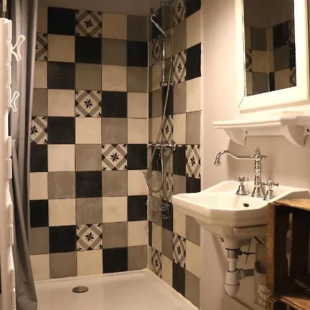 Centre Apartment *